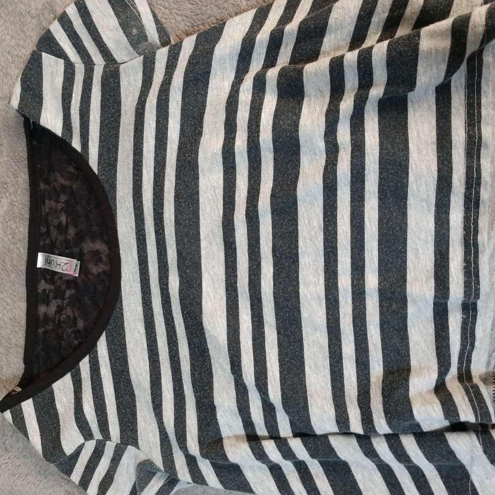 Cropped gray and black striped shirt